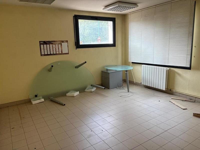 Divers - 3 000 m² - 15 pièces