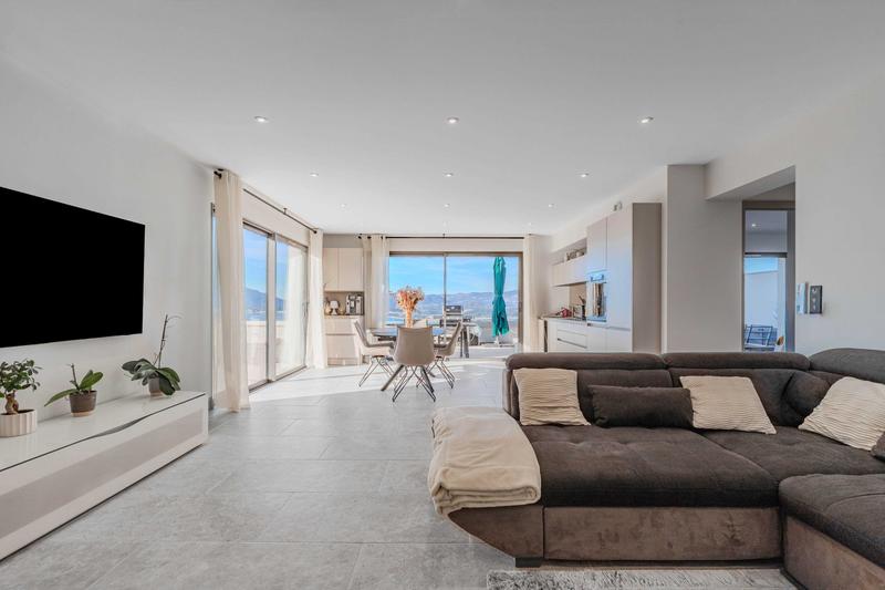 Appartement - 102 m² - 3 pièces