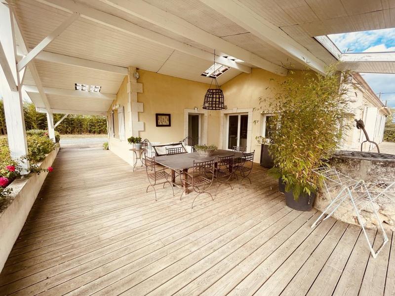 Maison - 180 m² - 6 pièces