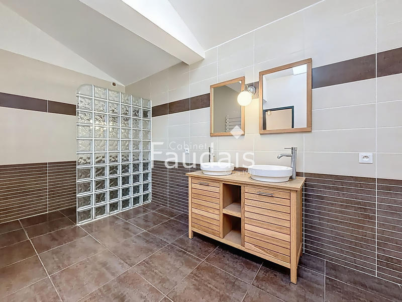 Maison - 144 m² - 6 pièces