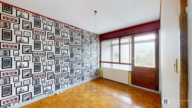 Appartement - 93 m² - 5 pièces