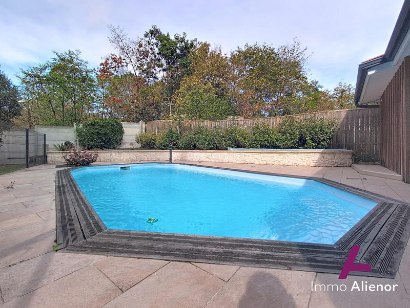 Maison - 98 m² - 4 pièces