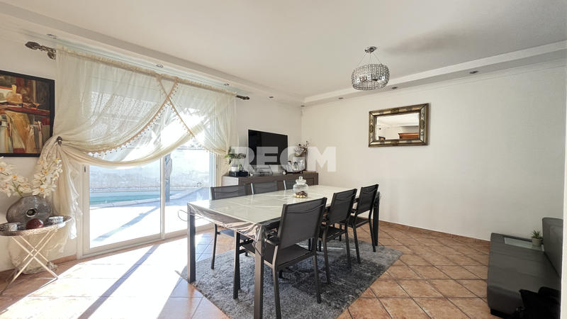 Maison - 142 m² - 6 pièces