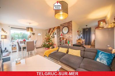 Maison - 90 m² - 6 pièces