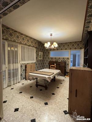 Maison - 180 m² - 8 pièces