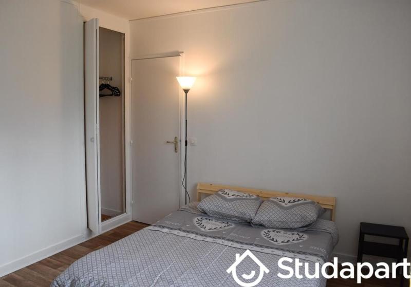 Chambre - 12 m² - 1 pièce