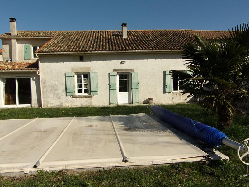 Maison traditionnelle - 195 m² - 5 pièces