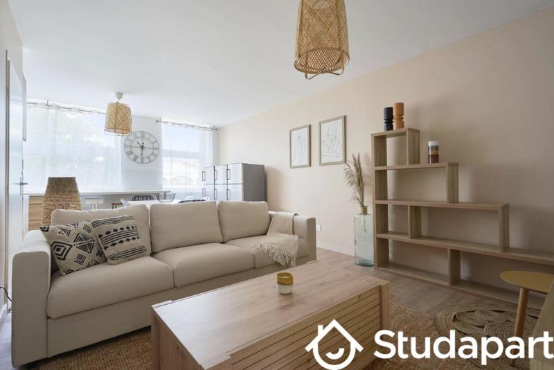 Chambre - 9 m² - 1 pièce