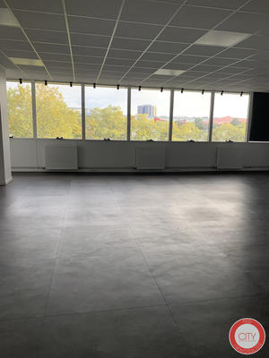 Local commercial - 143 m²