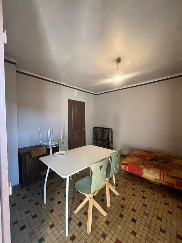 Parking / Garage - 980 m²