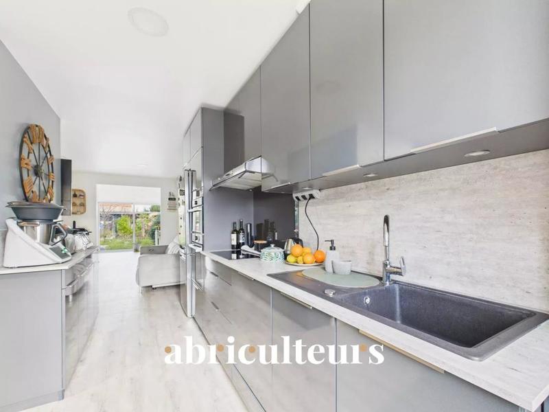 Maison - 100 m² - 6 pièces