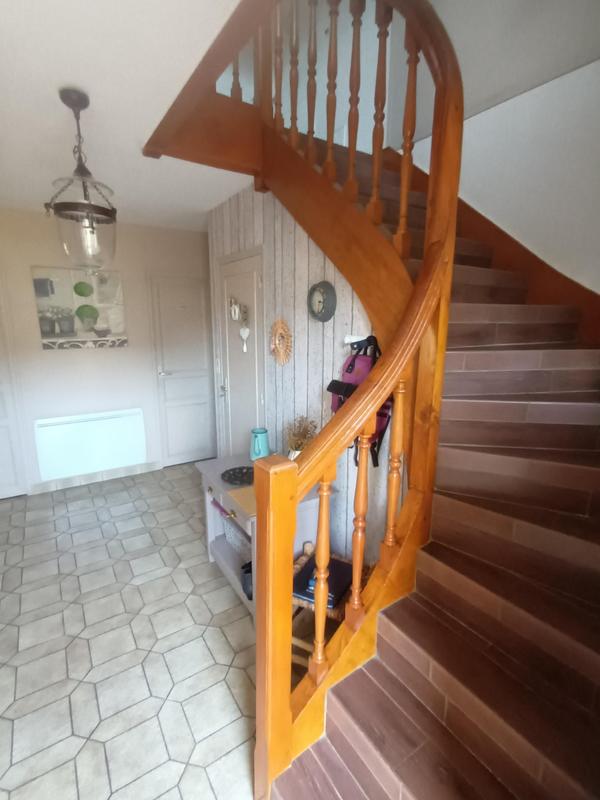 Maison traditionnelle - 151 m² - 6 pièces