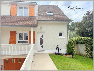 Maison - 95 m² - 5 pièces