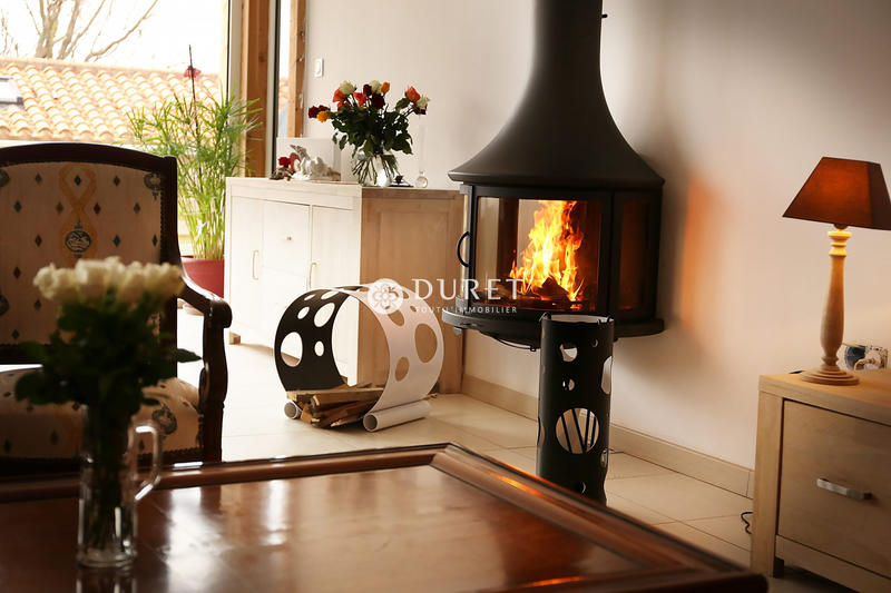 Maison - 300 m² - 16 pièces