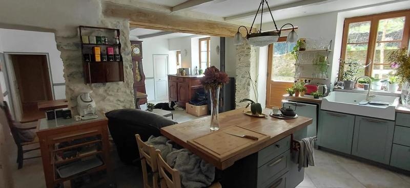 Maison - 280 m² - 9 pièces