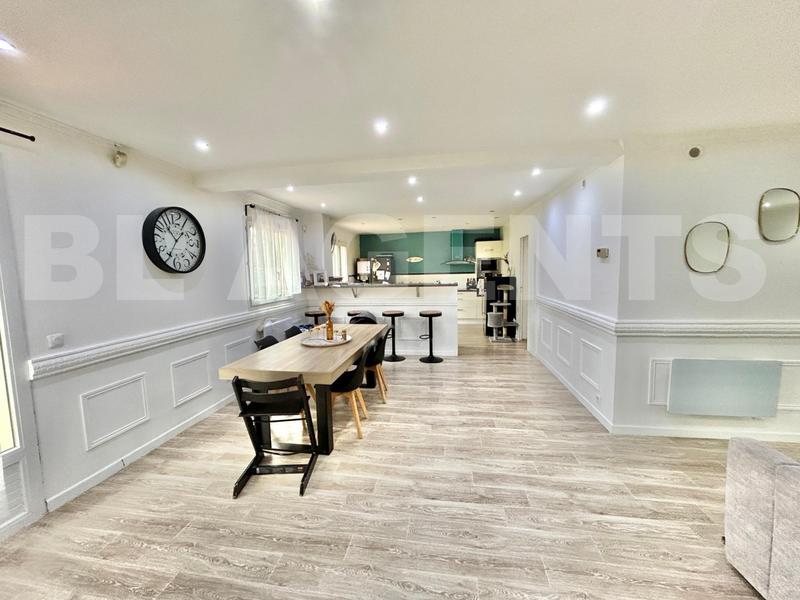 Maison - 200 m² - 9 pièces