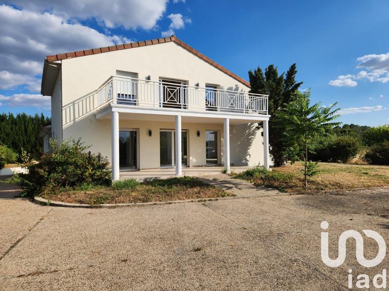 Maison - 256 m² - 5 pièces