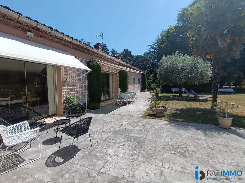 Villa - 300 m² - 10 pièces