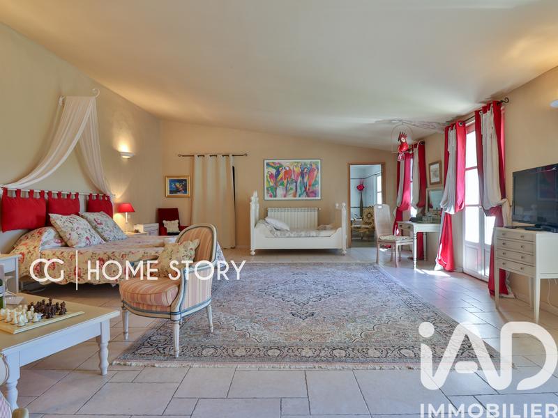 Maison - 788 m² - 18 pièces