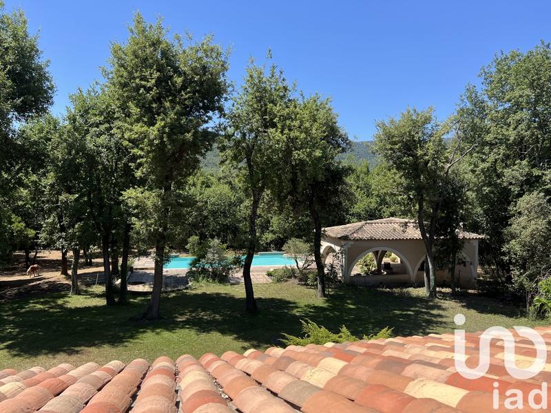 Maison - 246 m² - 7 pièces