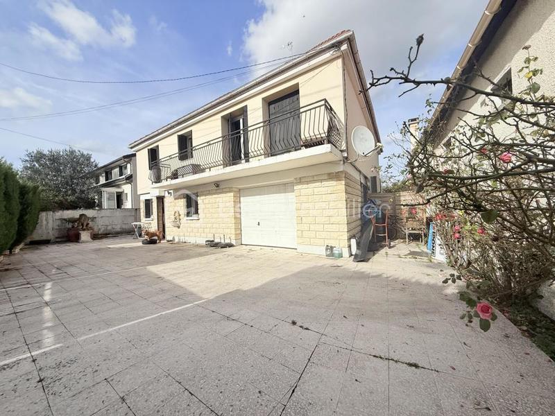 Pavillon - 245 m² - 13 pièces