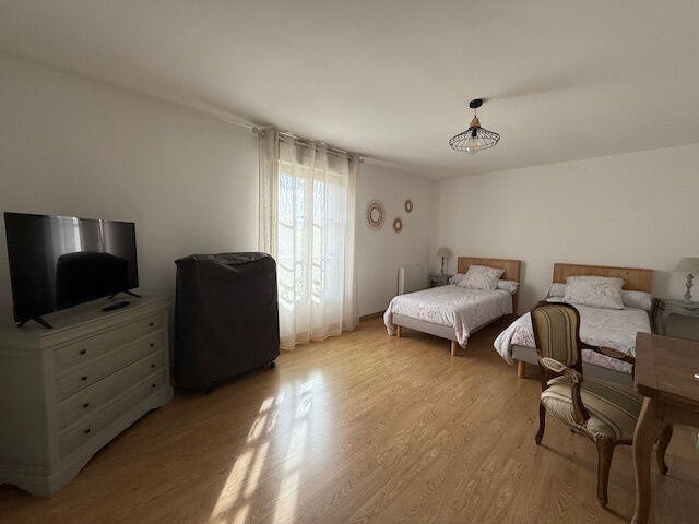 Maison - 218 m² - 8 pièces