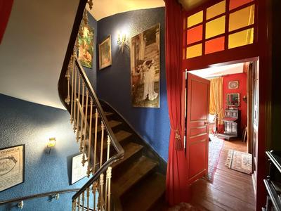 Maison - 287 m² - 12 pièces