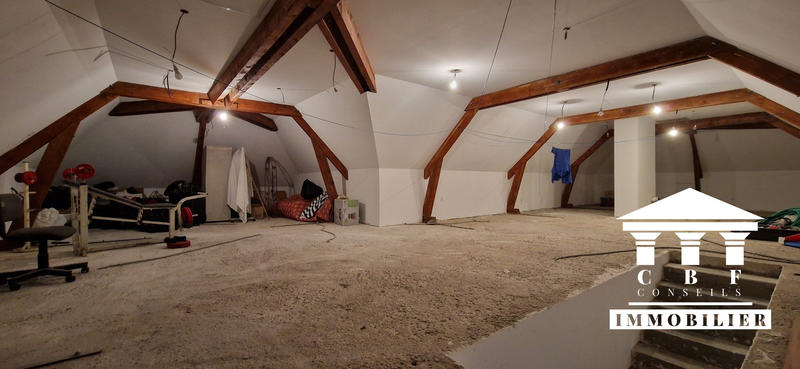 Maison - 289 m² - 11 pièces