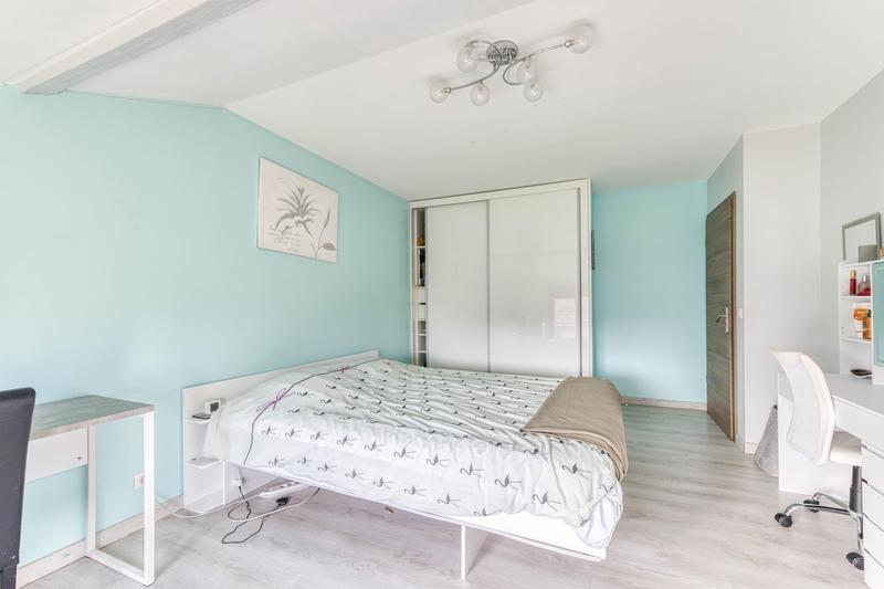 Maison - 290 m² - 9 pièces