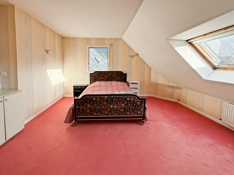 Maison - 171 m² - 7 pièces