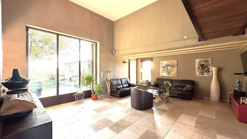 Mas - 258 m² - 10 pièces