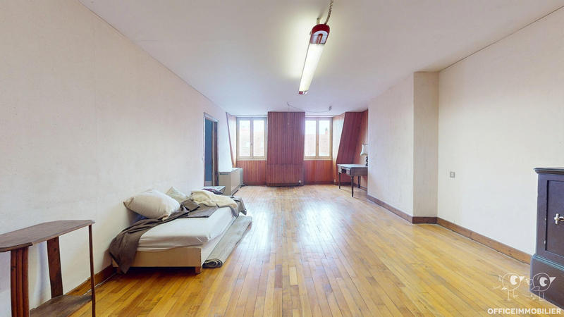 Appartement - 93 m² - 4 pièces