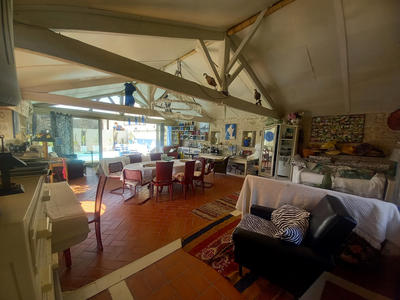 Maison - 349 m² - 10 pièces