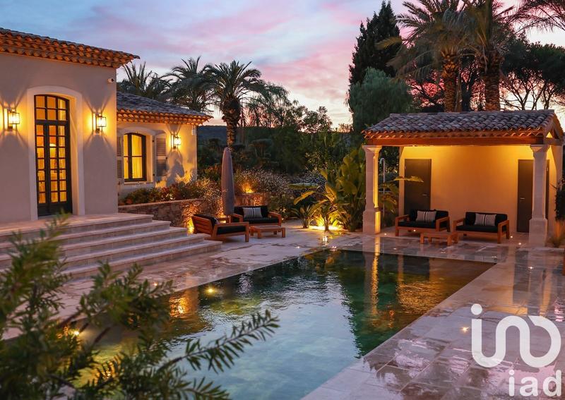 Maison - 425 m² - 8 pièces