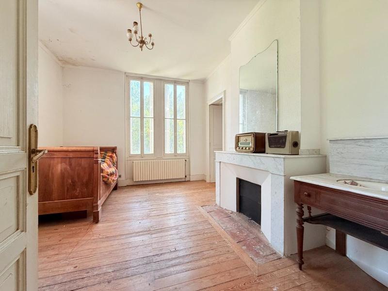 Château - 840 m² - 15 pièces