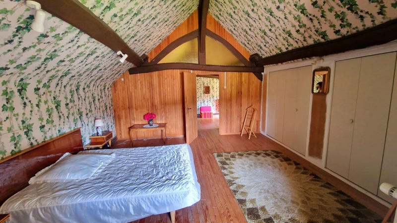 Maison - 237 m² - 8 pièces