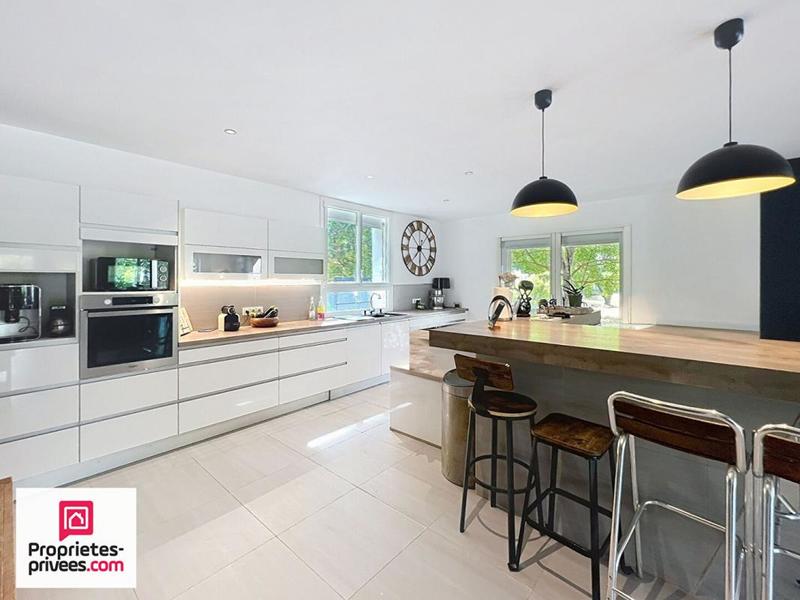 Villa - 200 m² - 7 pièces