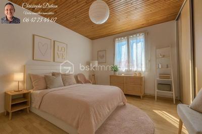 Maison traditionnelle - 90 m² - 4 pièces