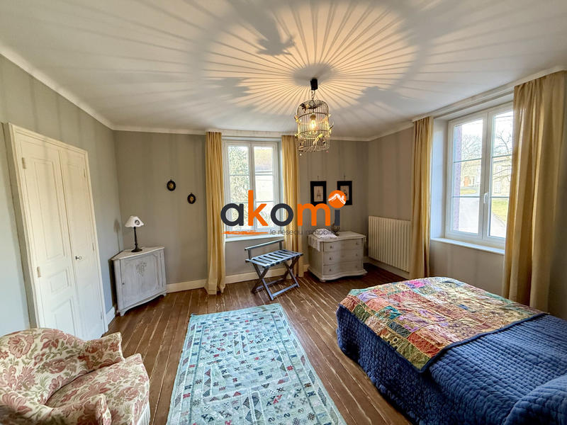 Maison - 430 m² - 8 pièces