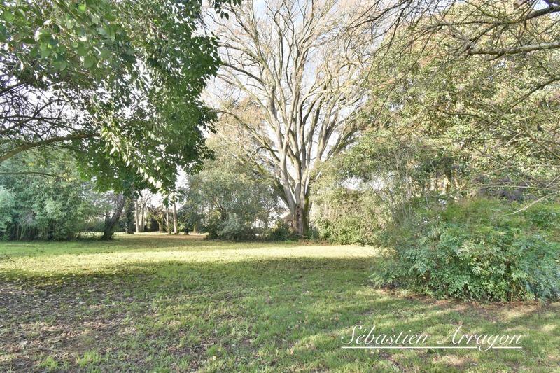 Maison - 460 m² - 14 pièces