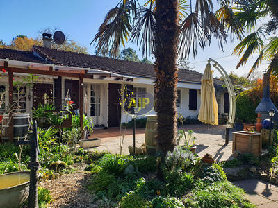 Maison - 204 m² - 6 pièces