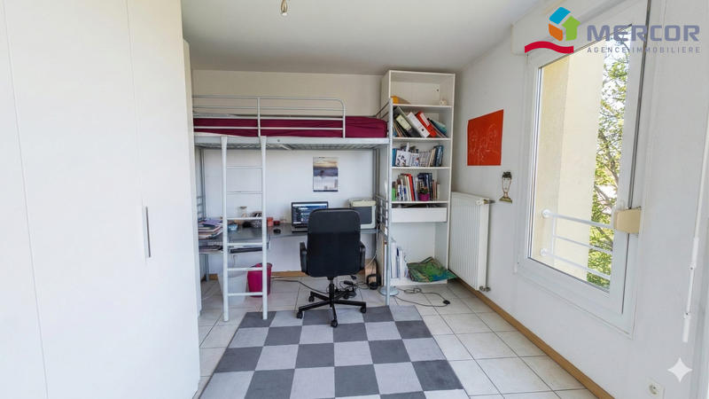 Appartement - 94 m² - 4 pièces