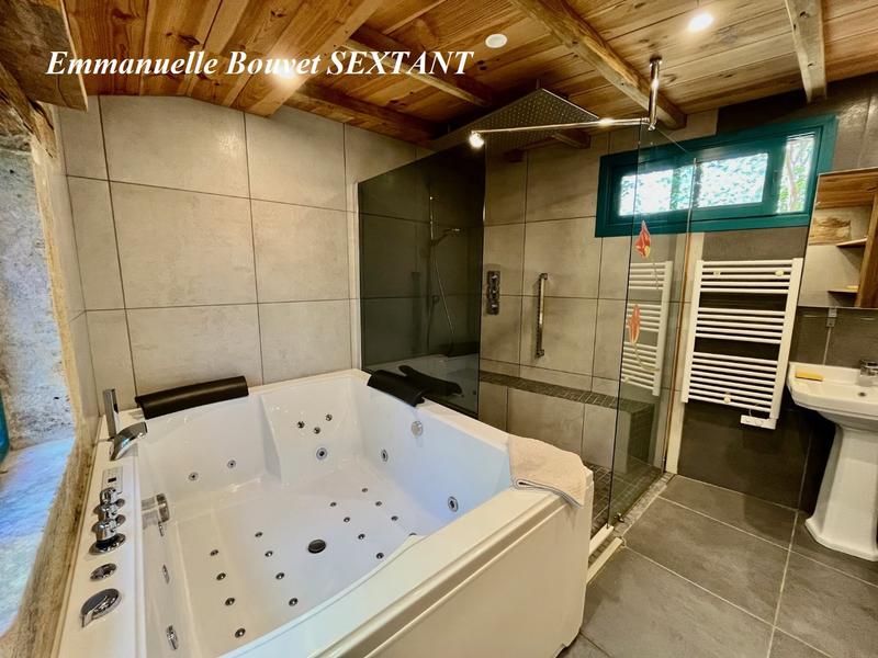 Maison - 217 m² - 7 pièces