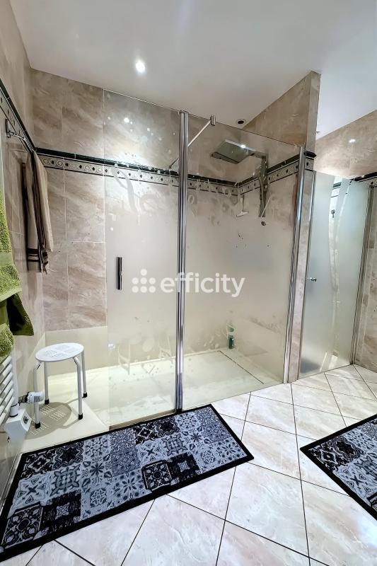 Villa - 195 m² - 8 pièces