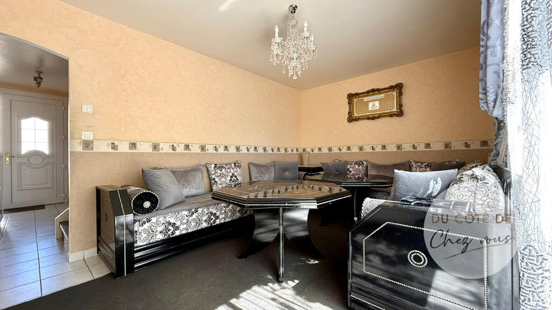 Maison - 99 m² - 6 pièces