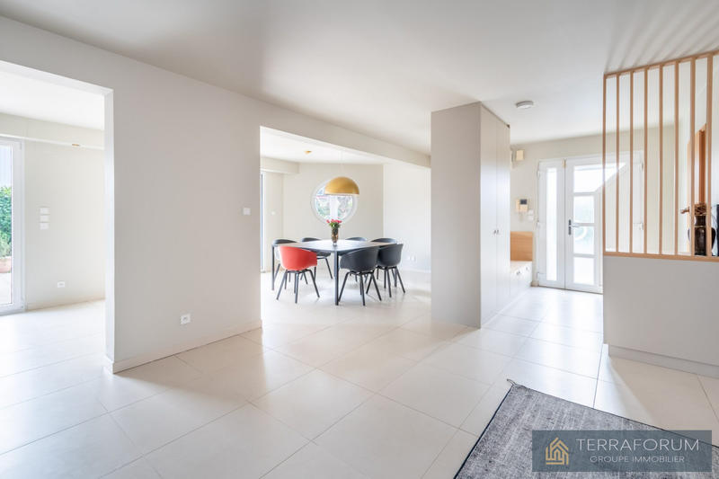 Maison contemporaine - 230 m² - 6 pièces