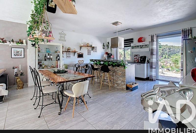 Maison - 143 m² - 5 pièces