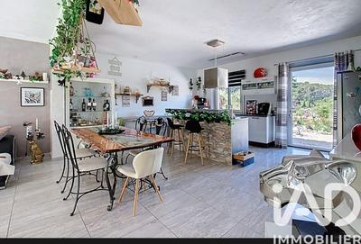 Maison - 143 m² - 5 pièces