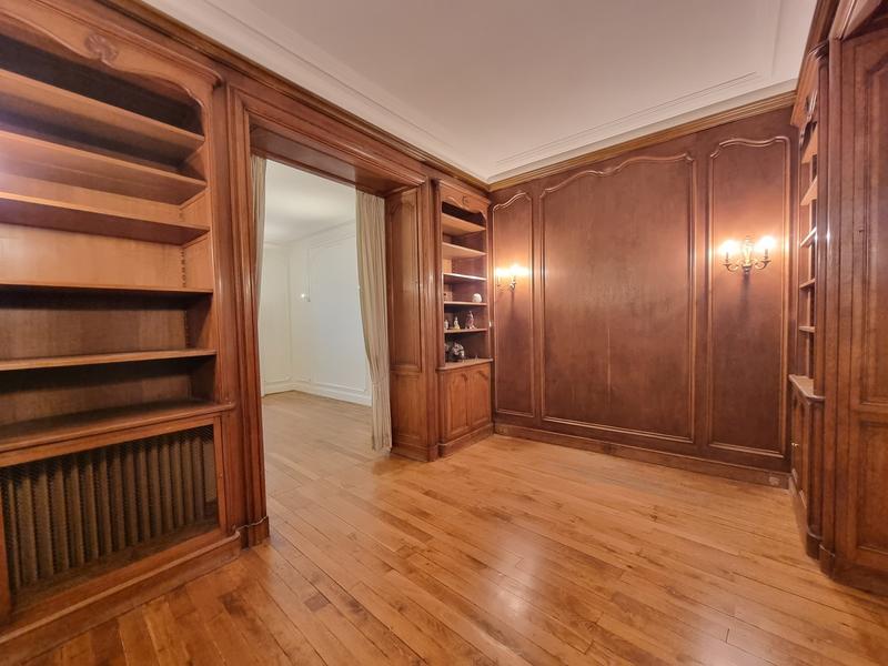 Appartement - 134 m² - 6 pièces