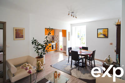 Maison - 373 m² - 18 pièces